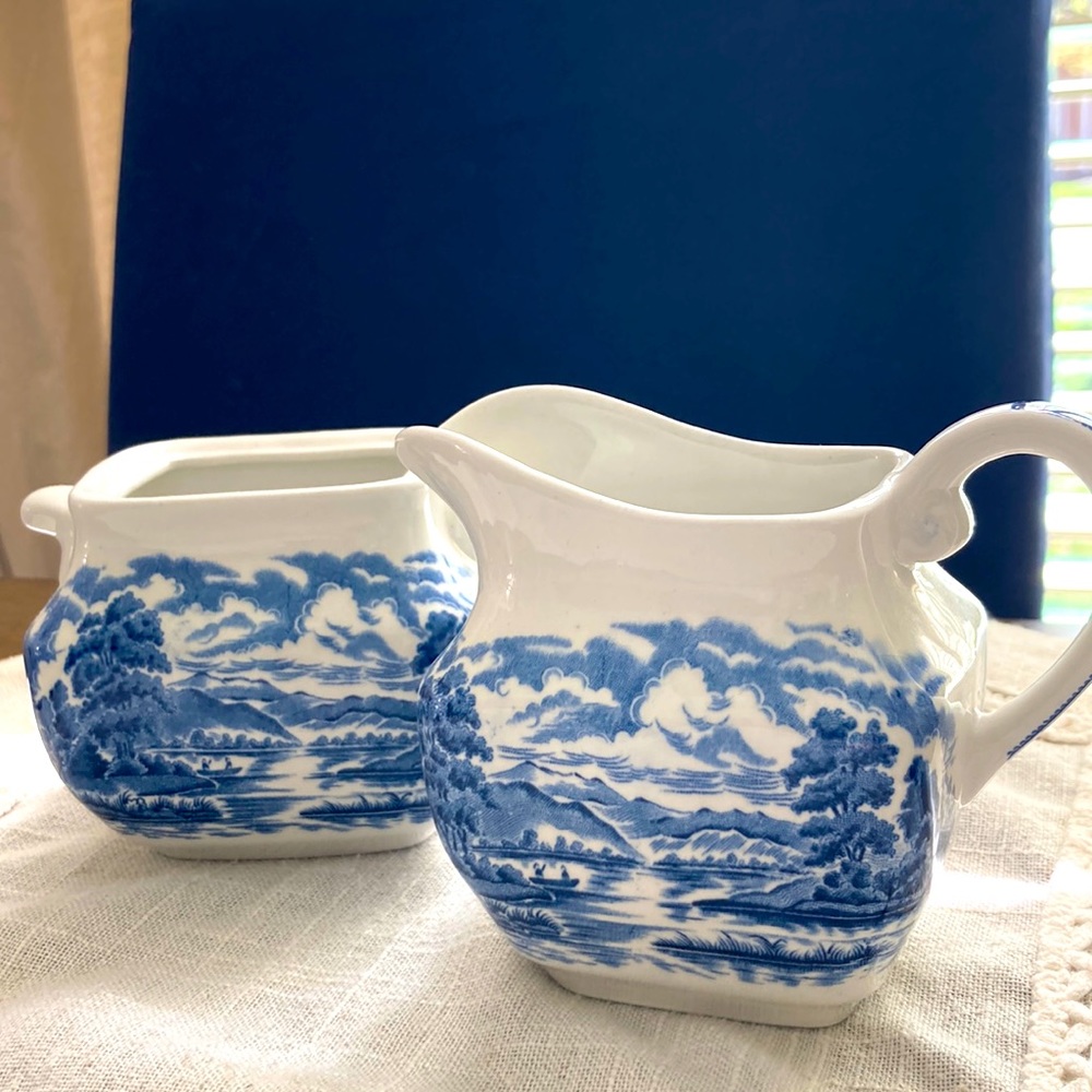 Lochs of Scotland Royal Warwick cream and sugar set